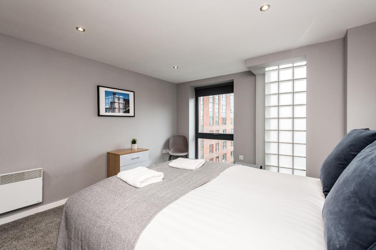 Host Apartments - Contemporary 3 Bed Apt With Balcony - Perfect For Long Stays Liverpool Buitenkant foto